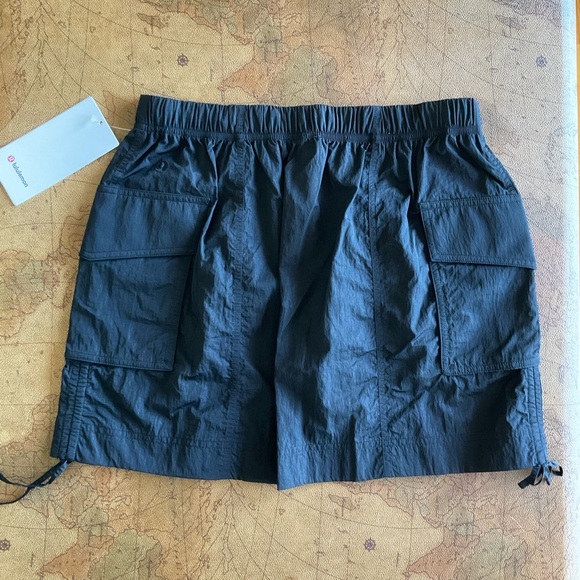 lululemon NWT Nylon Cargo Black Mini Skirt - Picture 8 of 9